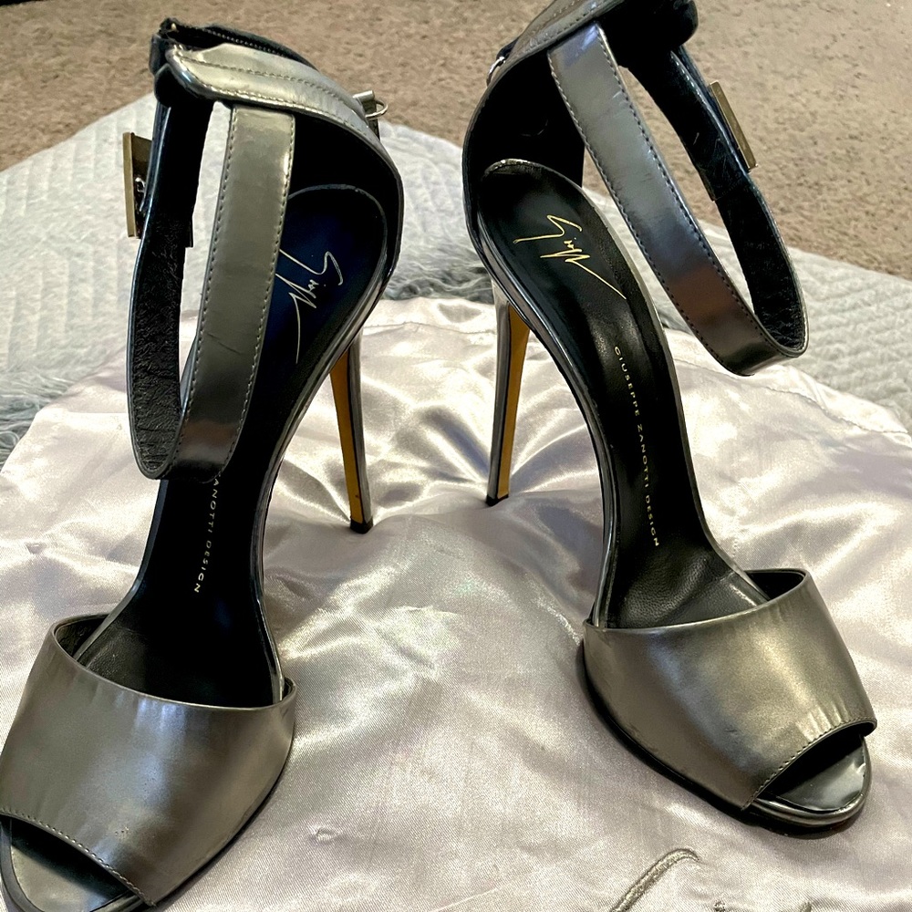 Giuseppe Zanotti stiletto sandals🔥